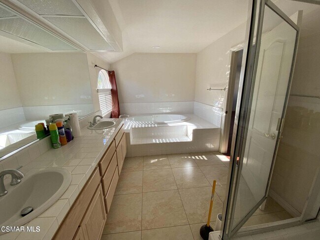 Building Photo - 1628 Glider Ct
