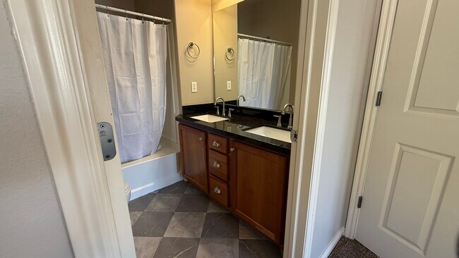 Building Photo - 1174 S. Meadow Fork #6