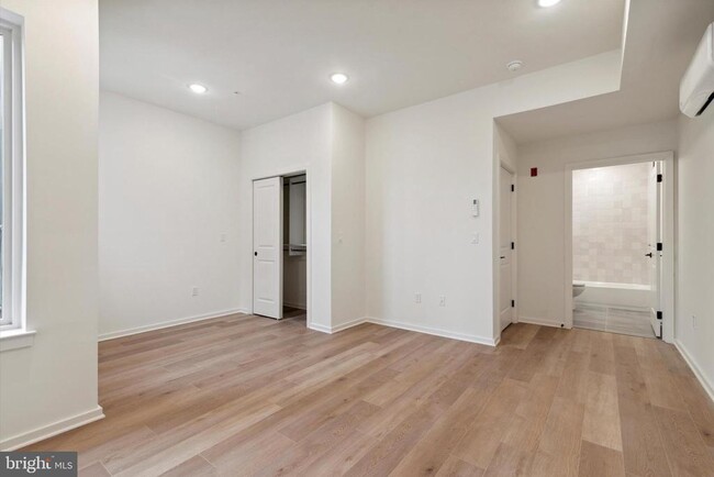 Building Photo - 245 N 12th St