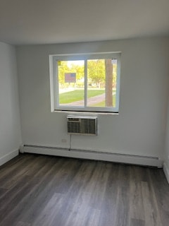 Building Photo - 1880 Bonnie Ln