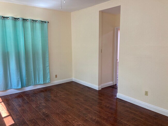 Building Photo - Santa Monica 3bd 2ba