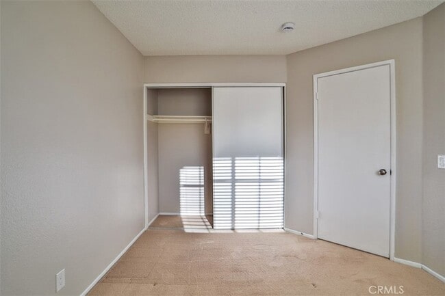 Building Photo - 176 Cll Renata