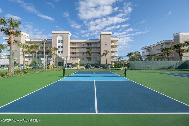 Building Photo - 606 Shorewood Dr