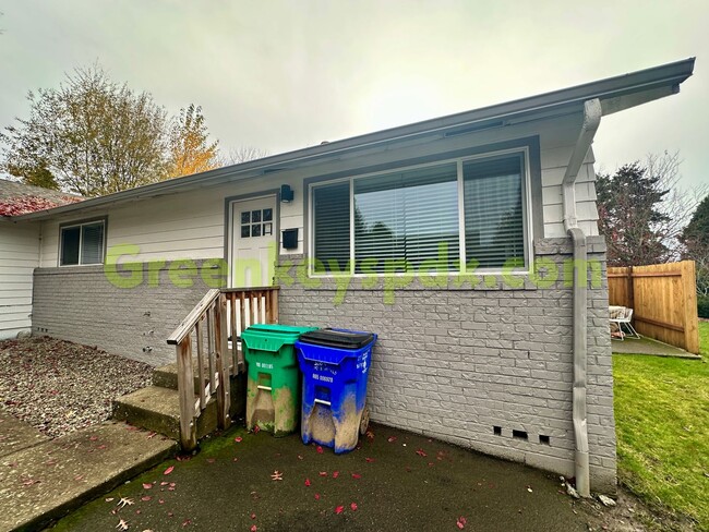 Building Photo - NE Buffalo Street Duplex