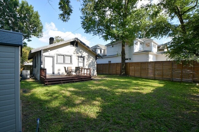Building Photo - 407 Cordell St