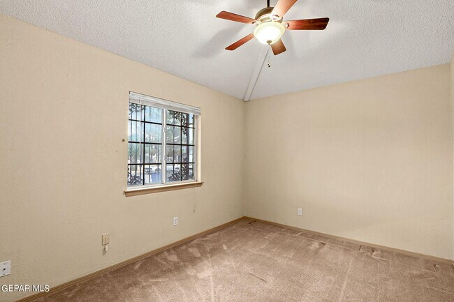 Building Photo - 11895 David Forti Dr
