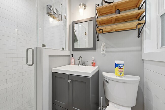 Building Photo - 3764 Culp Dr