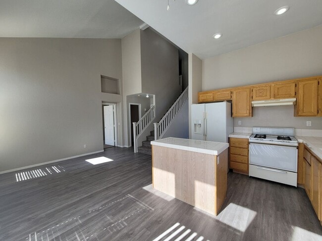 Building Photo - Beautiful 4 Bedroom Home in Green Valley