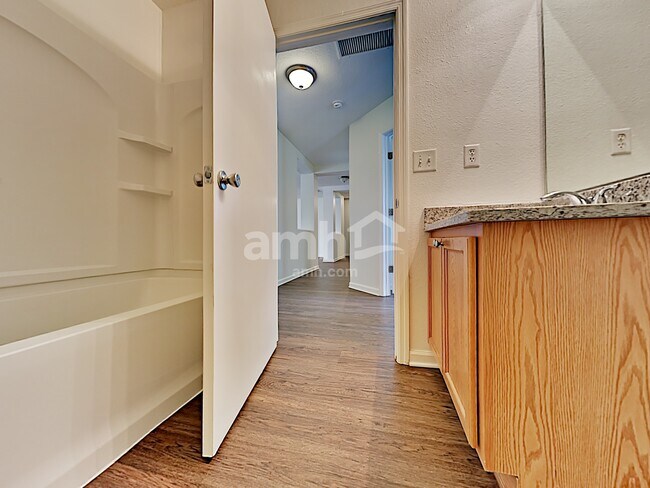 Building Photo - 1224 Nochaway Dr