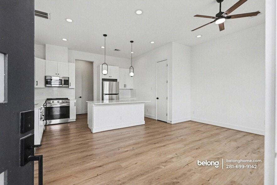 Building Photo - 203 Danna Ln