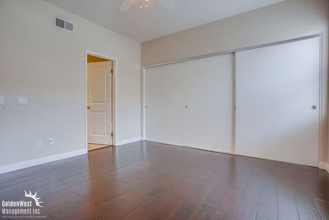 Building Photo - Exceptional 2Bdm 2.5Ba Home in the Palermo...