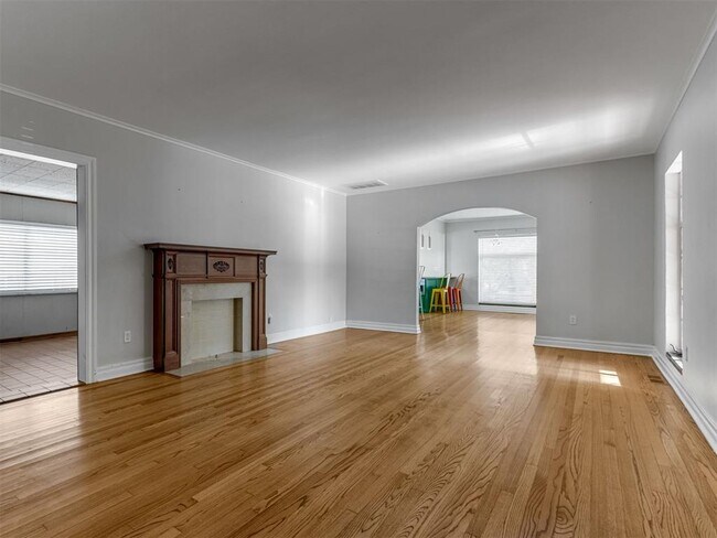 Building Photo - 2933 Cummings Dr