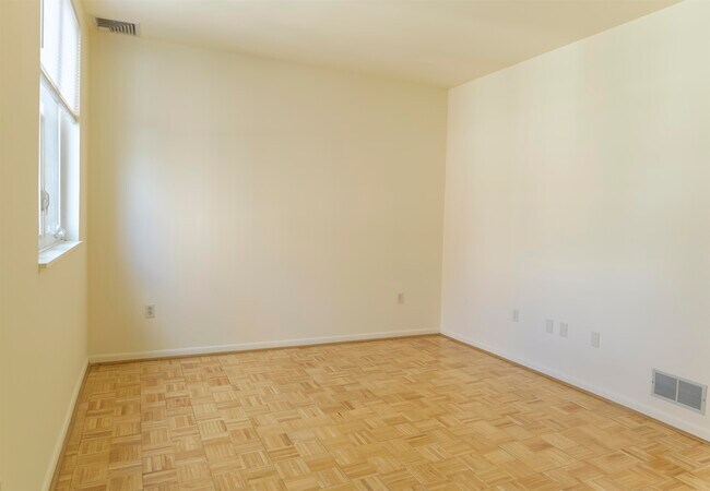 Building Photo - 75 Liberty Ave