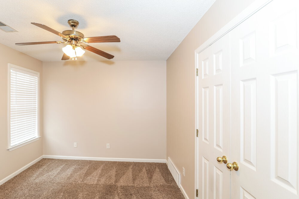 Building Photo - 10255 Green Moss Dr S