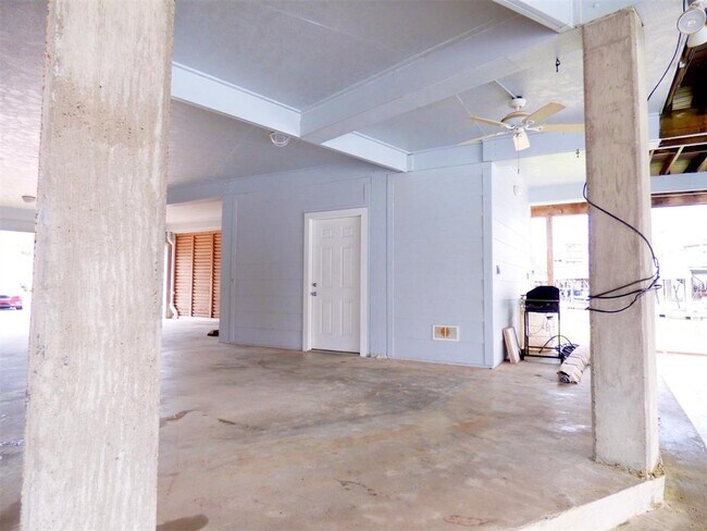 Building Photo - 1027 Short Reach Dr