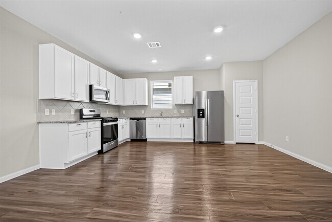 Building Photo - 13758 Goldeye Dr