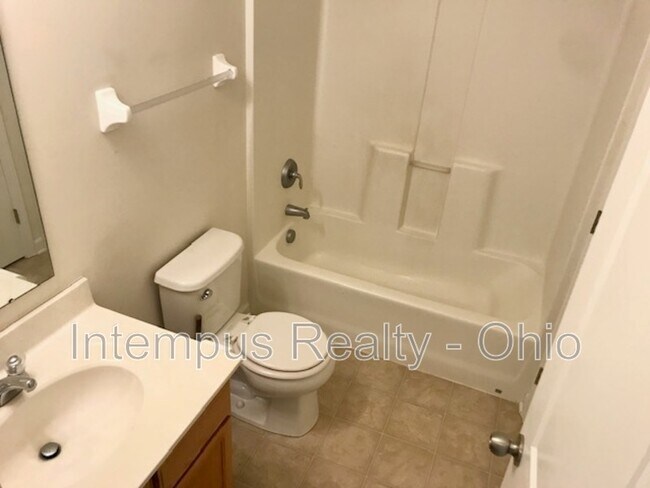 Building Photo - 2844 Hillstone St