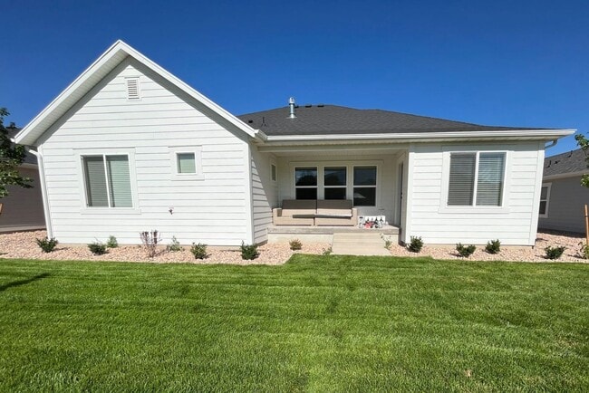 Building Photo - 2 Bedroom 2.5 Bathroom 55+ community