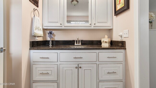 Building Photo - 1600 W 12th St