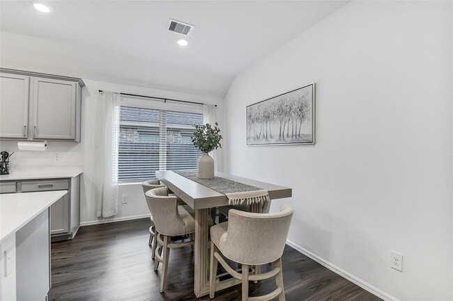 Building Photo - 17018 Westmoreland Promenade Pl