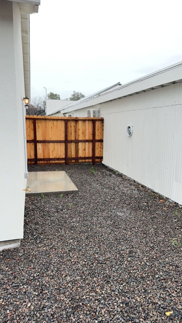 Building Photo - 101 E Lindo Ave