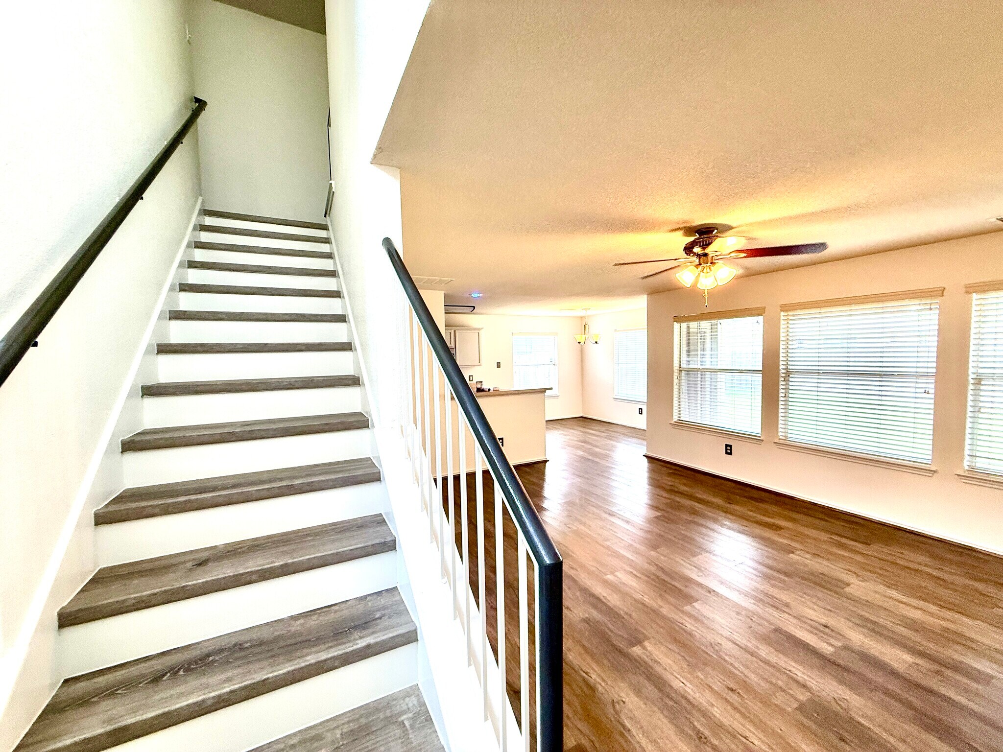 Building Photo - 913 Coronation Way