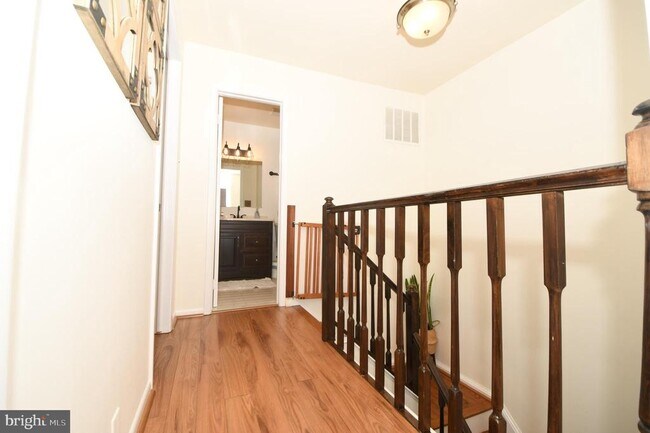 Building Photo - 7812 Briardale Terrace