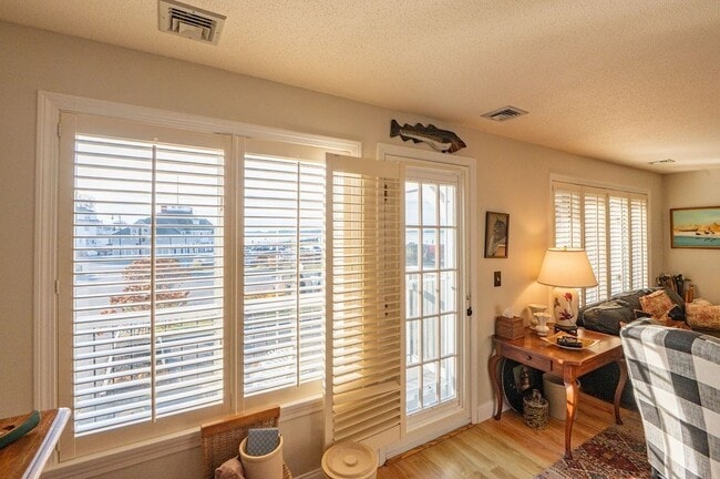 Building Photo - 432 Humphrey St