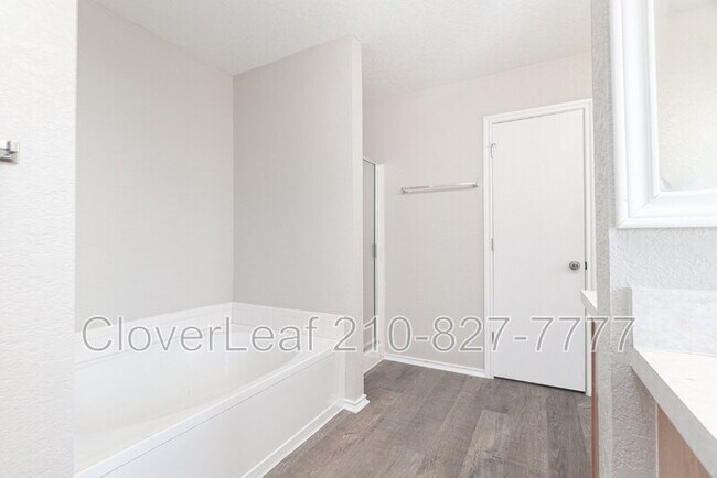 Building Photo - 129 Gatewood Bay