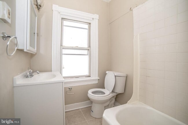 Building Photo - 307 Lincoln Ave