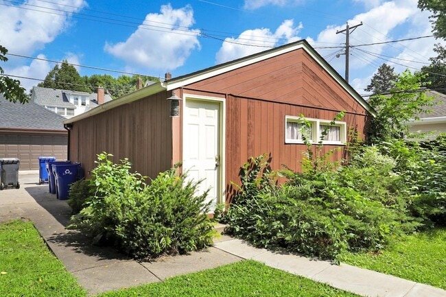 Building Photo - 971 Goodrich Ave