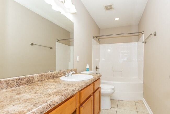 Building Photo - 15434 Mill Valley Dr