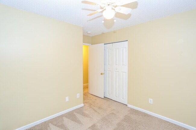 Building Photo - 5880 Mahogany Pl SW