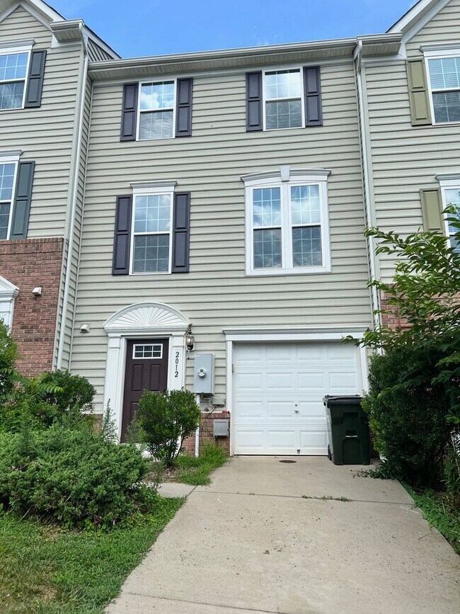 Building Photo - 2012 Elm Tree Ct