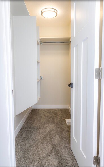 Building Photo - 325 S 285 W