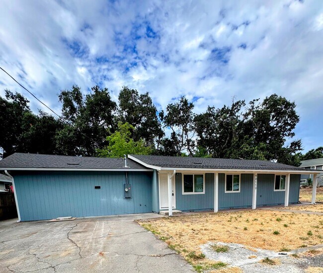 Building Photo - 16116 Mistletoe Ln