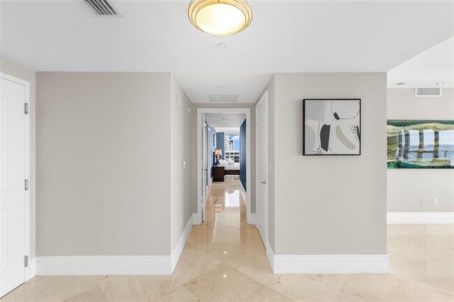 Building Photo - 3101 S Ocean Dr