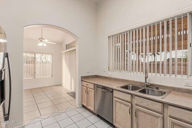 Building Photo - 9069 W Behrend Dr