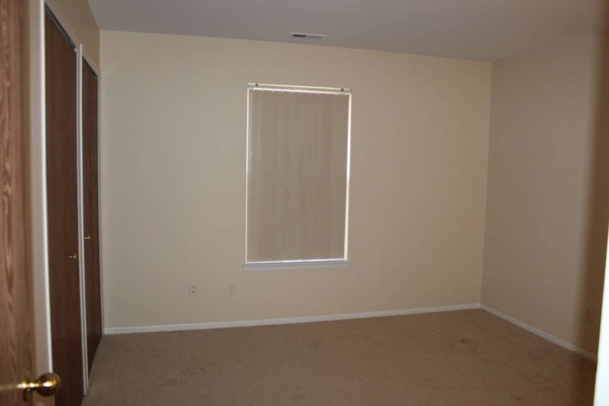 Building Photo - 1629 Emerson Cir