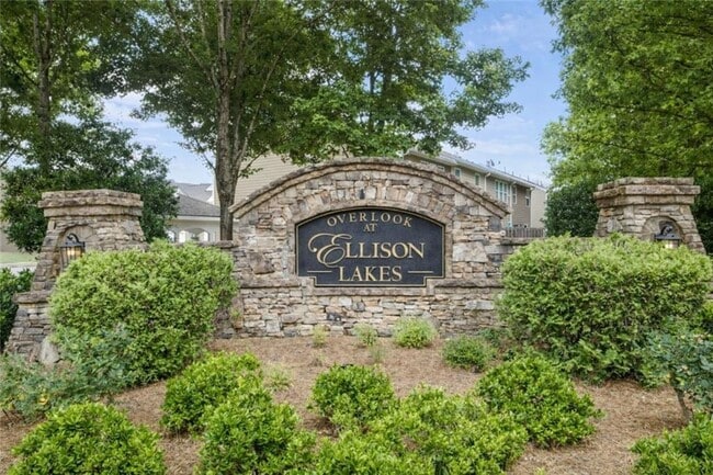 Building Photo - 1947 Lakeshore Overlook Cir NW