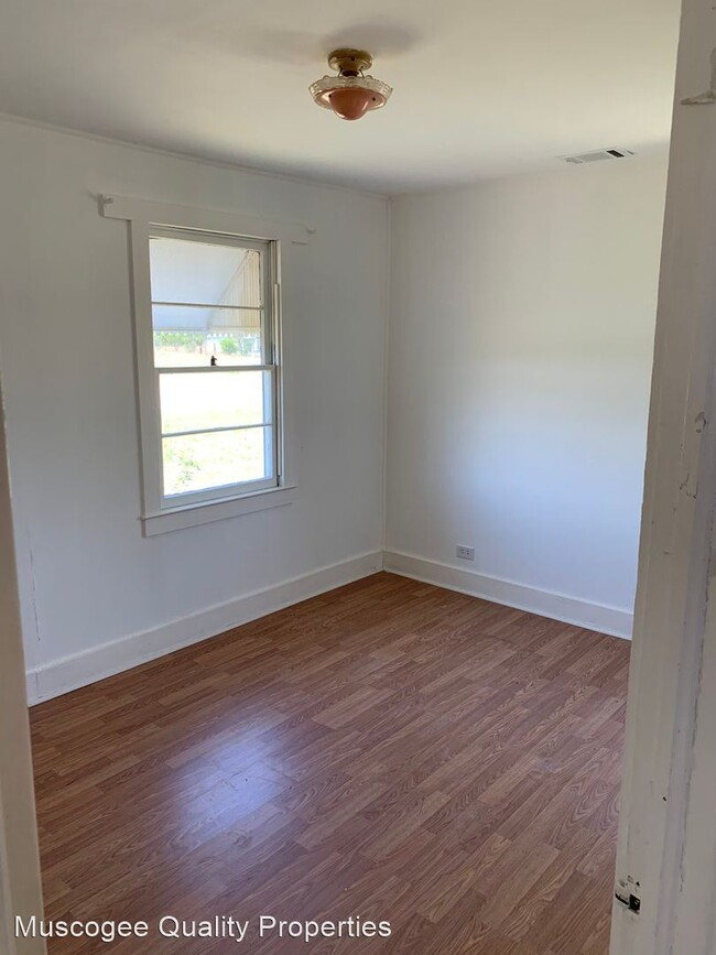 Building Photo - 3 br, 1 bath House - 618 Thomaston Hwy 19 ...