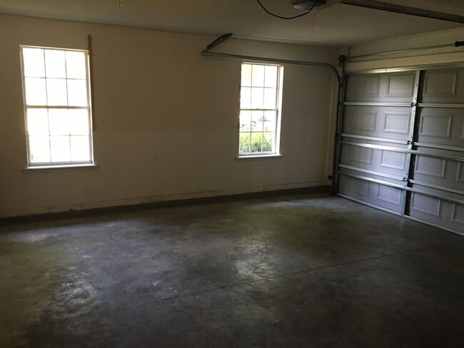 Building Photo - 3 Bedroom/2 Bath home in Lowndes County