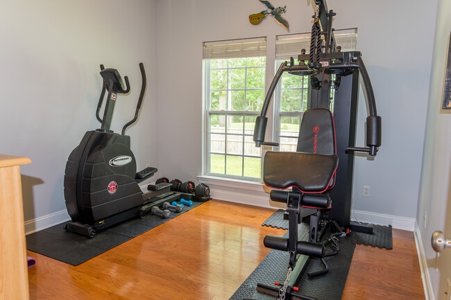 Building Photo - 5306 Mulholland Dr