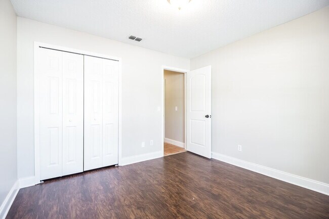 Building Photo - 10257 Winding Creek Ln