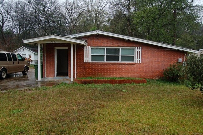 Building Photo - 2102 Yarbrough St