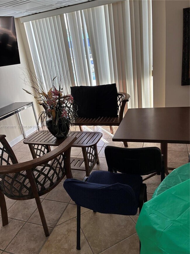 Building Photo - 3770 NE 171 St