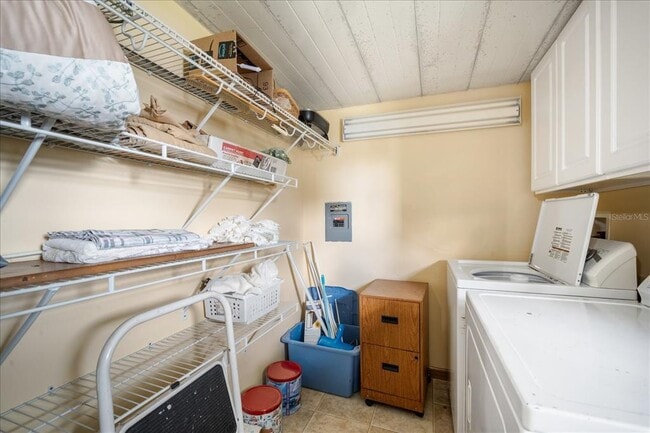 Building Photo - 35045 Cynthia Ave