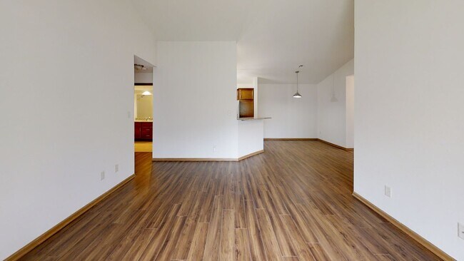 Building Photo - RENT SPECIAL - RENOVATED Condo Style Lower 2 Bedroom 2 Bathroom Apartment is Available