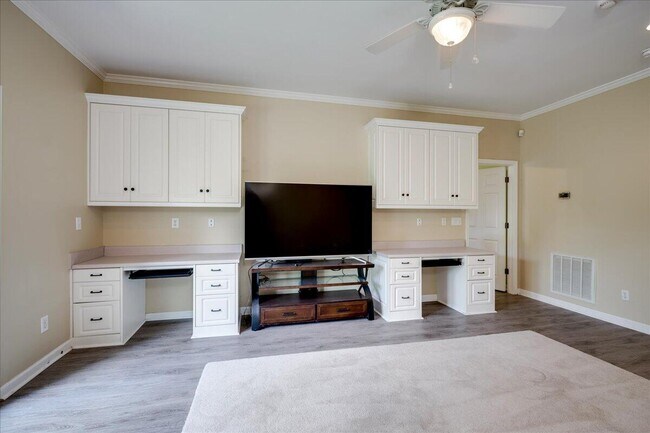 Building Photo - 163 Dumbridge Rd