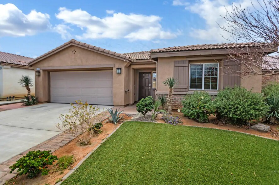 Building Photo - 84131 Azzura Way